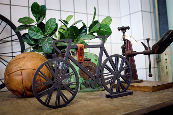 Geometrische Racefiets op Standaard