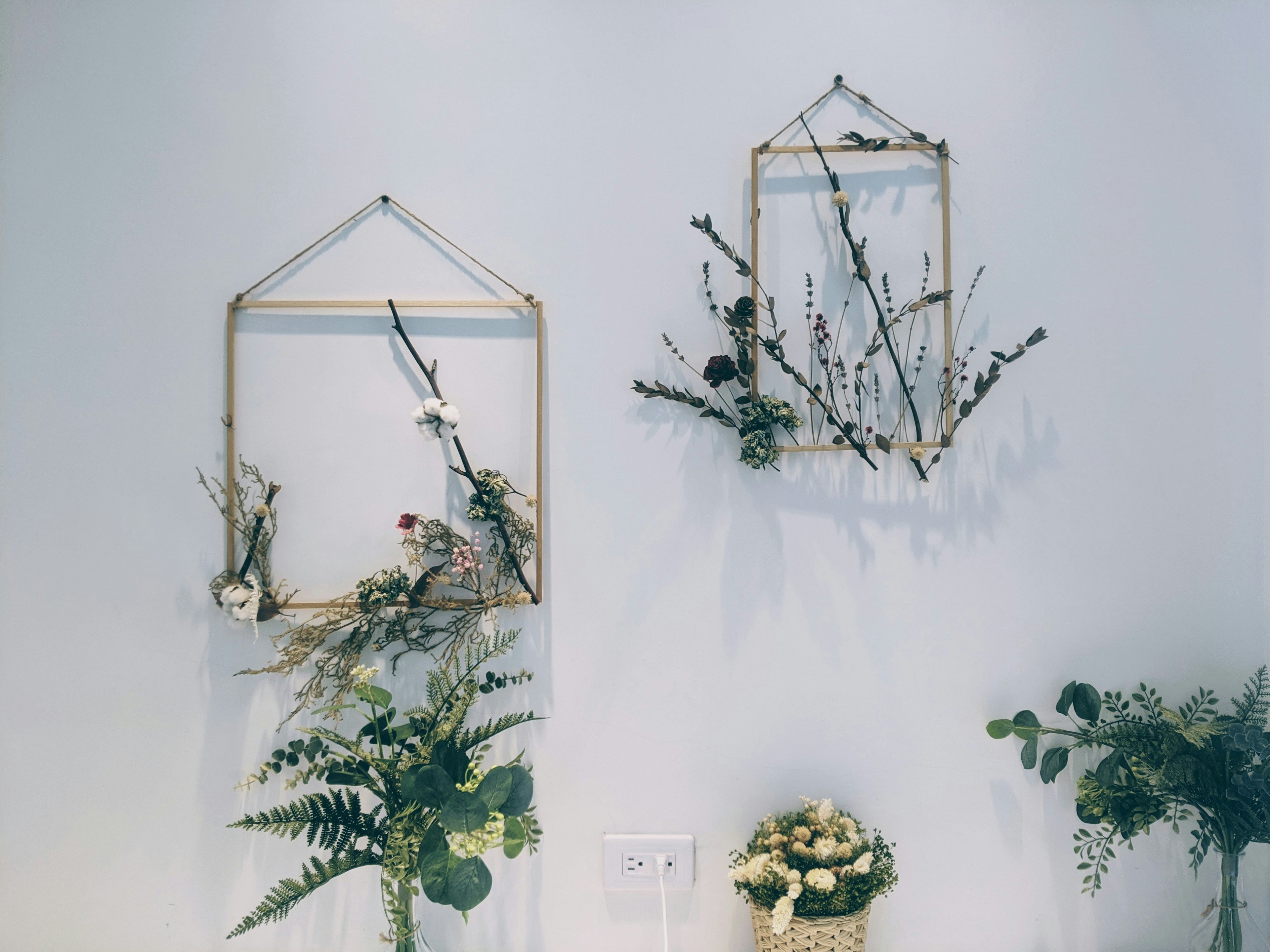 Handgemaakte wanddecoratie en woonaccessoires in een sfeervol Nederlands interieur